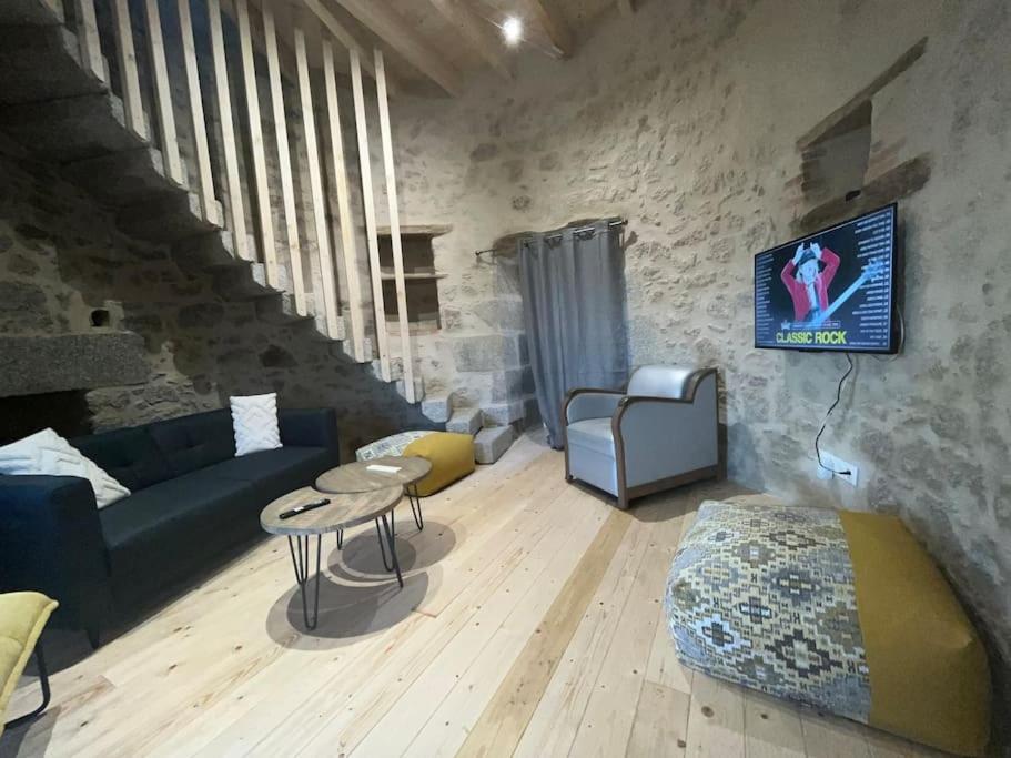 Loue Ancien Moulin A Vent Avec Piscine Et Jacuzzi Βίλα Neuvy-Bouin Εξωτερικό φωτογραφία